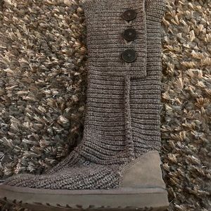 UGG - knitted gray boots